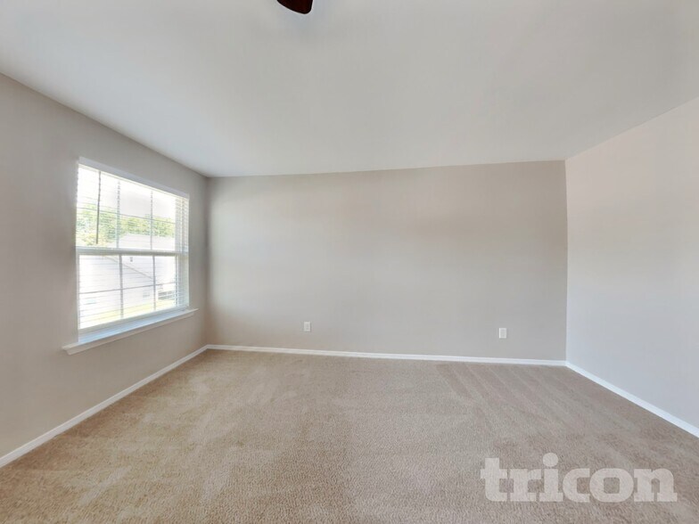 Building Photo - 514 Kerriann Ln