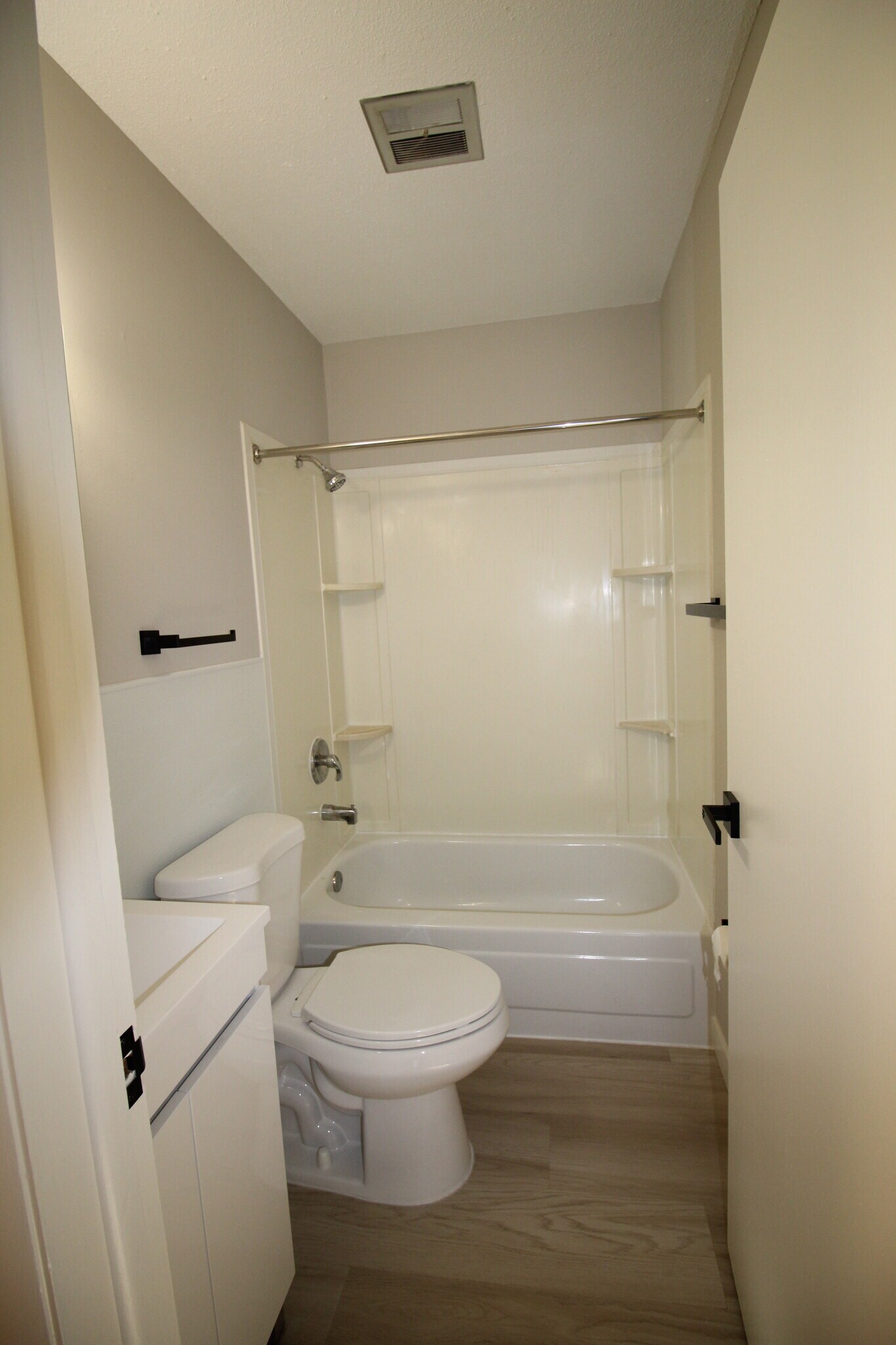 Bathroom - 630 W 1st St