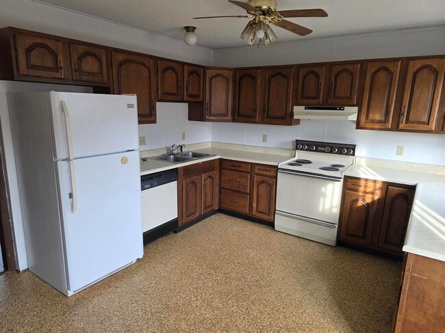 Building Photo - 405-A Church-