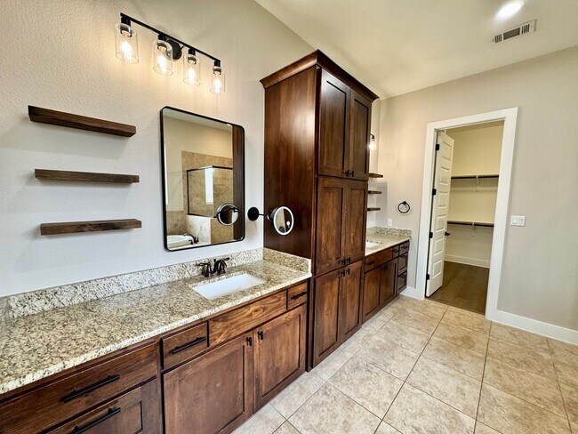 Building Photo - AVAILABLE NOW! One-of-a-Kind Luxury Estate | 5BD/3BA on 2 Acres in Liberty Hill!