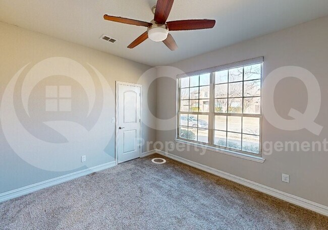 Building Photo - 1055 Enchanted Rock Dr