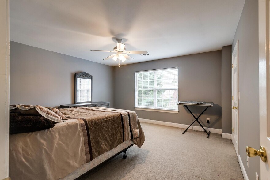 Building Photo - 1265 Bridgeton Park Dr