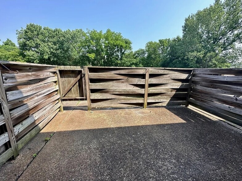 Patio - 110 Elleta Ave