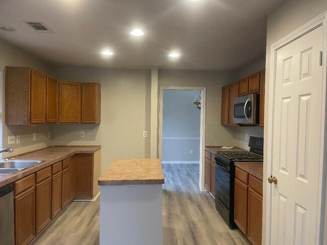 Building Photo - 16302 Cobble Springs Ct