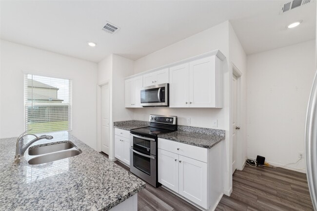 Building Photo - 1001 Wild Enclave Ln