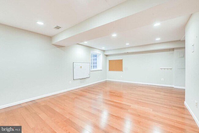 Building Photo - 12127 Holly Knoll Cir