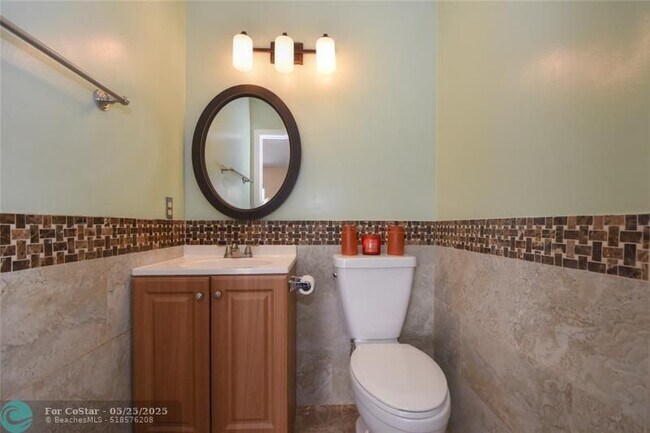 Building Photo - 10691 NW 12th Dr