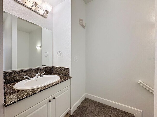 Building Photo - 2053 Green Oak Ct