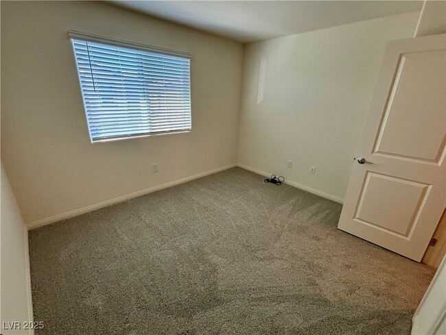 Building Photo - 2746 Champagne Gold Ave