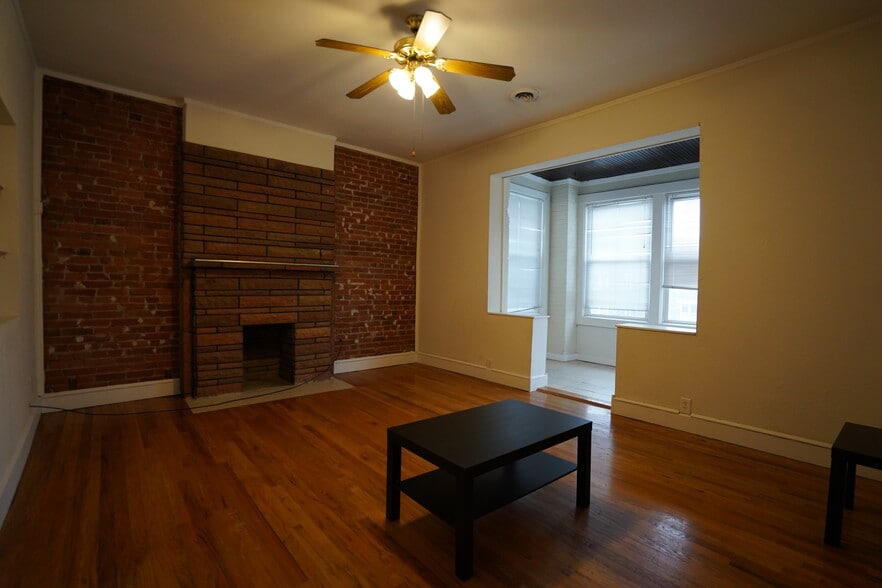 Building Photo - 5943 Kingsbury Ave