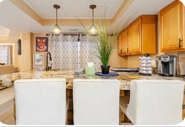 Building Photo - 488 Lana Ct