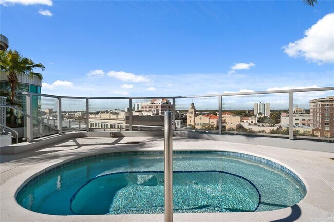 Building Photo - 400 Central Ave