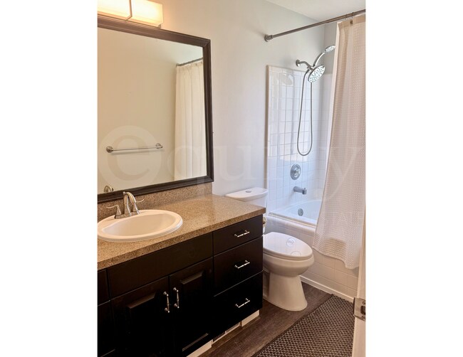 Building Photo - 787 W Vahe St