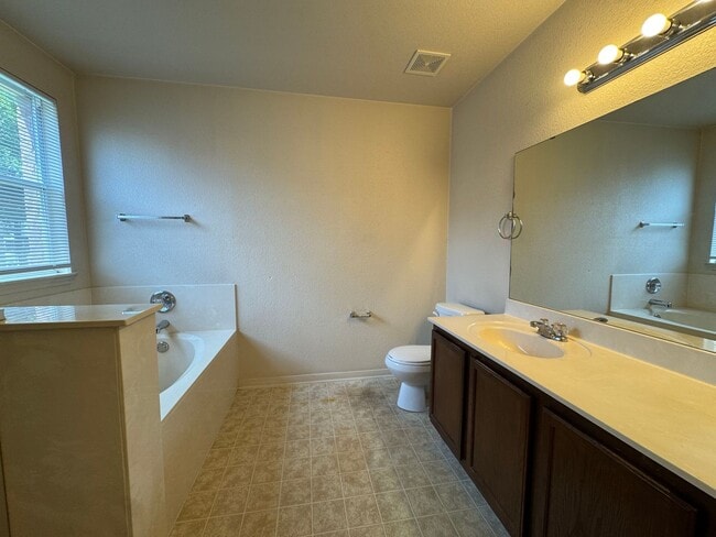 Building Photo - 3302 Catalina Dr