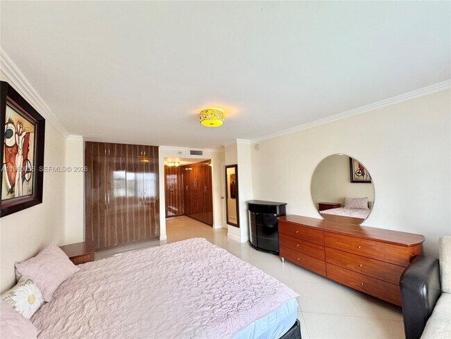 Building Photo - 230 174th St