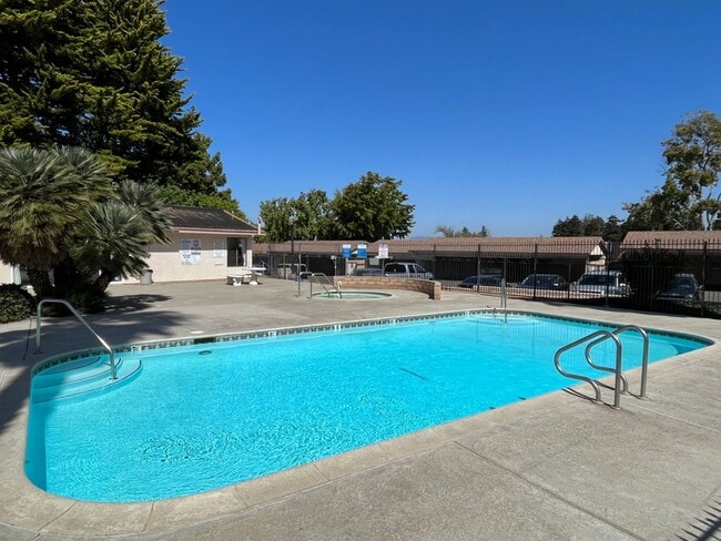 Building Photo - 3490 Santa Maria Way