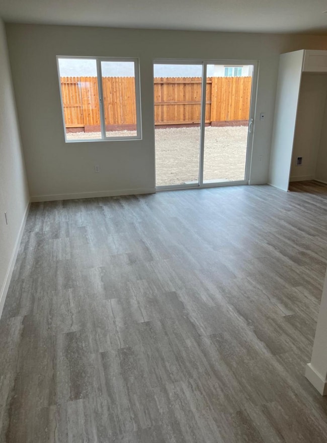 Building Photo - BRAND NEW (Roseville) 3/2.5!  I'm Beautifu...