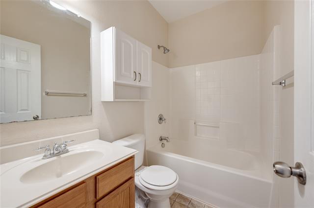 Building Photo - 1415 Ravenwood Dr