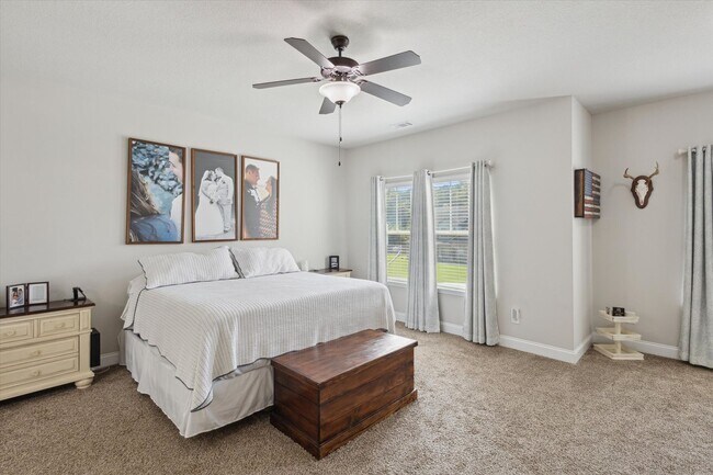 Building Photo - Spacious 4BR Home with Screened Porch & Fenced Yard in Effingham