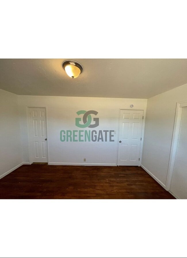 Building Photo - BEAUTIFUL 3 BEDROOM 2 BATH HOME MOVE IN RE...