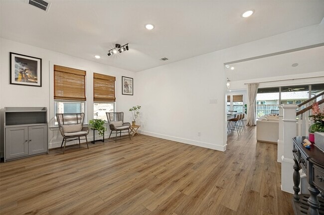 Building Photo - 724 Danbury St