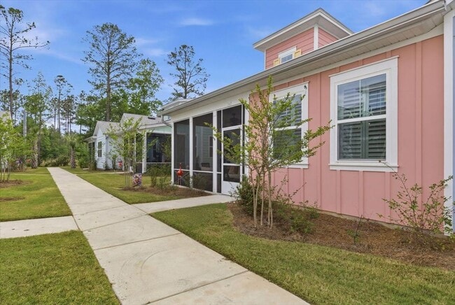Building Photo - 247 Tropics Ave
