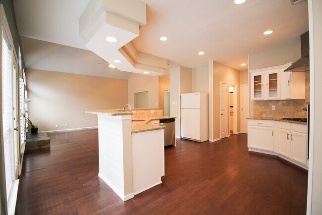 Building Photo - Beautiful home in Helotes. 3 Bedroom, 2 1/2 Bath Move In June 10th!
