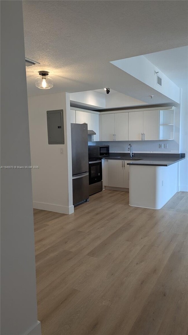 Building Photo - 3500 Coral Wy