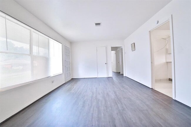 Building Photo - 4326 Tareyton Ln