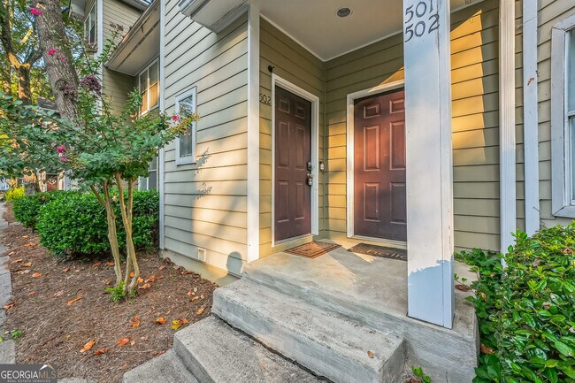 Building Photo - 502 Ivy Green Ln SE