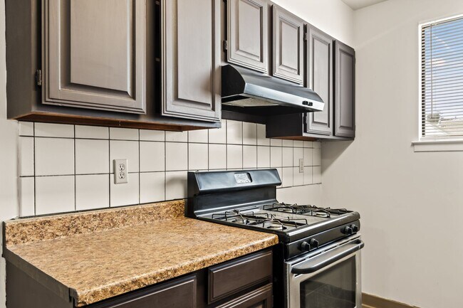 Building Photo - Your New Oakland Oasis: Modern 3-Bed with ...