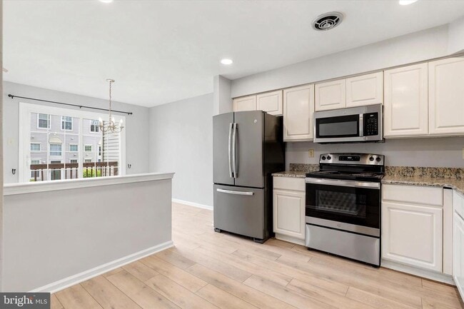 Building Photo - 645 Muhlenberg Dr