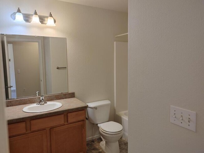 Building Photo - 2250 SW 21st St