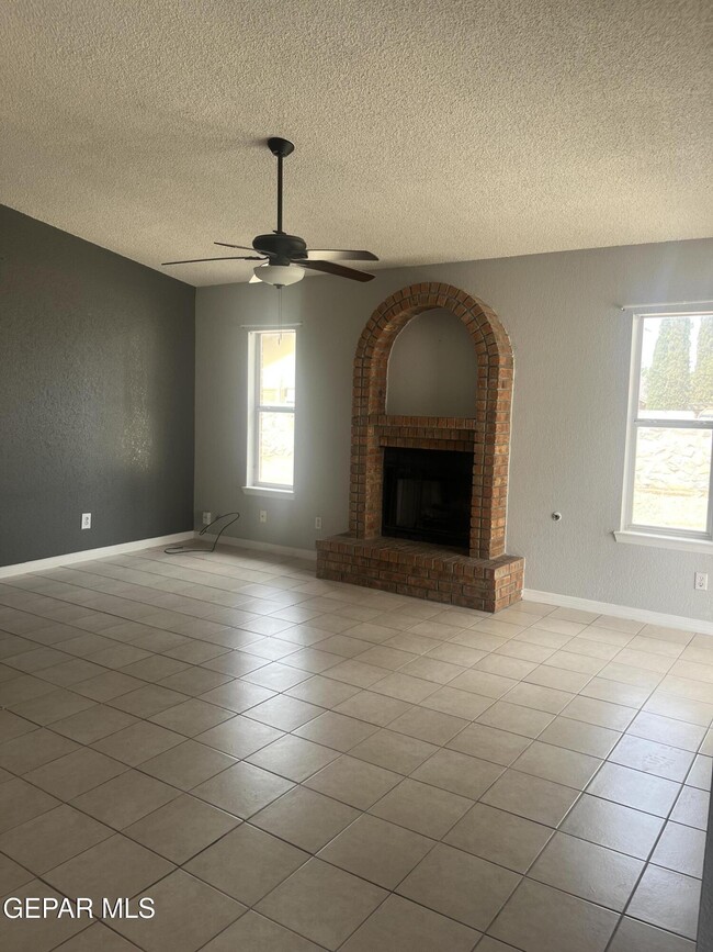 Building Photo - 1713 Dana Michelle St