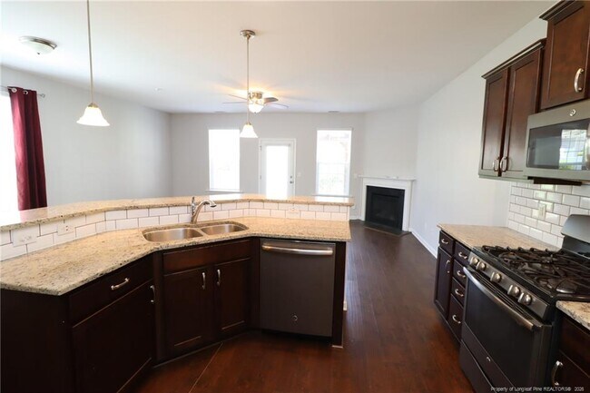 Building Photo - 408 Starkey St