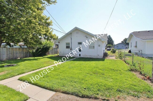 Building Photo - Charming Home w/Finished Basement