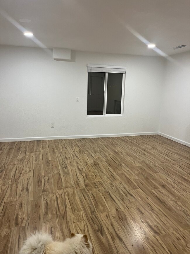 Building Photo - 5120 W Lamona Ave