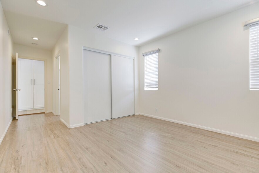 Building Photo - 5709 Beck Ave