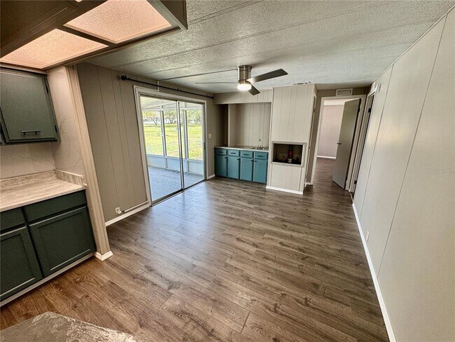 Building Photo - 8066 Highpoint Blvd