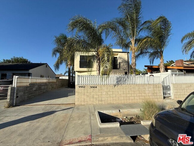Building Photo - 9904 Laurel Canyon Blvd