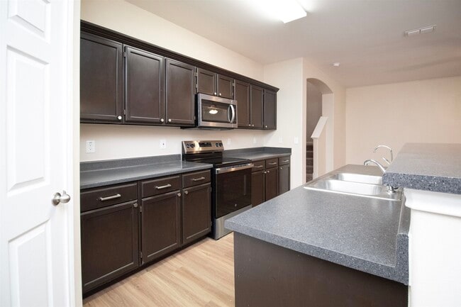 Building Photo - 4426 Gloria Dr