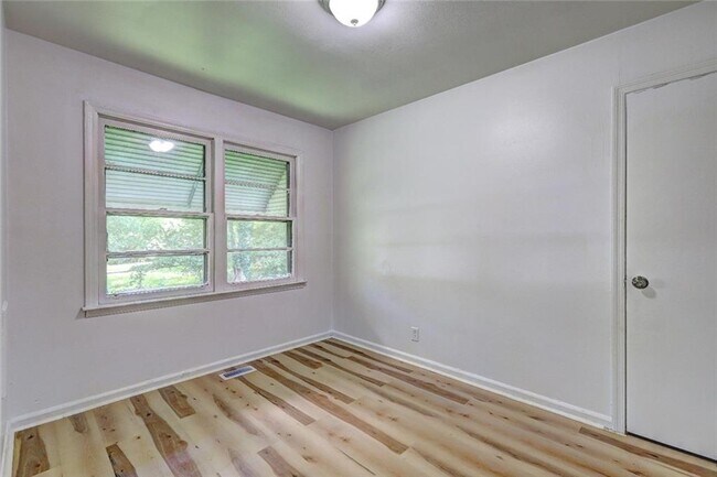 Building Photo - 3495 Charleston Cir