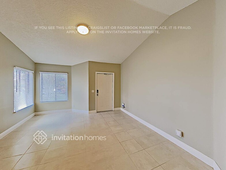 Building Photo - 5888 Strawberry Lakes Cir