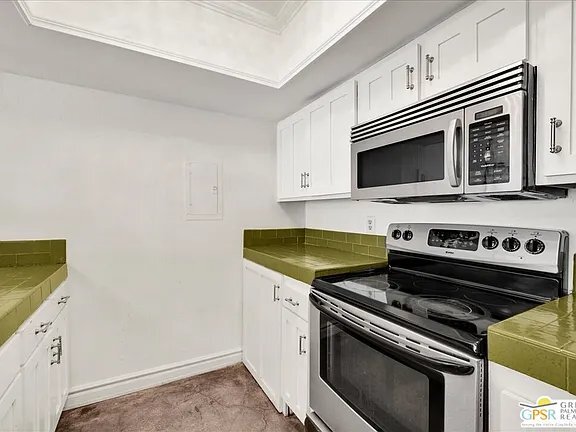 Building Photo - 1655 E Palm Canyon Dr