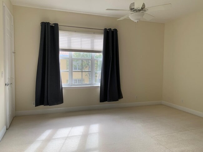 Building Photo - 141 Morning Dew Cir