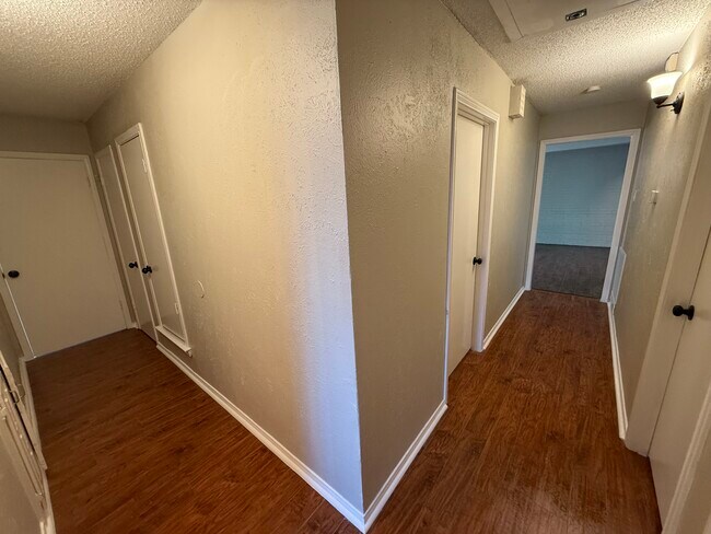 Building Photo - 1221 Holt Ave
