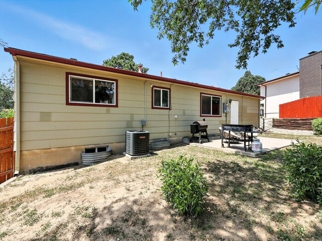 Building Photo - 4750 Wilde Dr