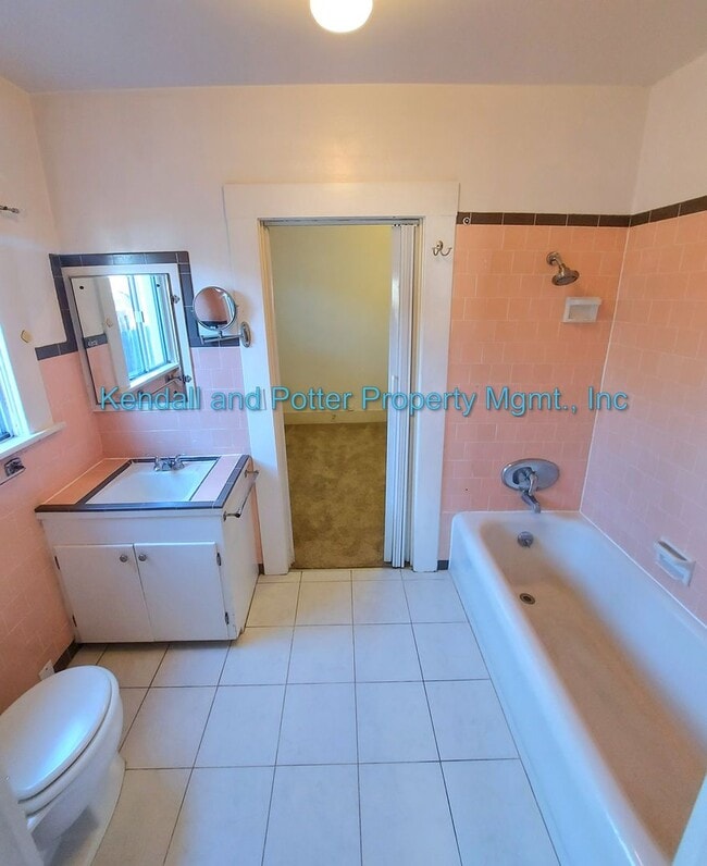Building Photo - Bright 2BR/1BA Santa Cruz Home with Enclosed Yard & Sunroom!