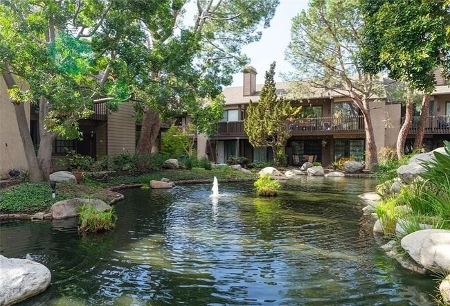 Building Photo - 2526 W MacArthur Blvd