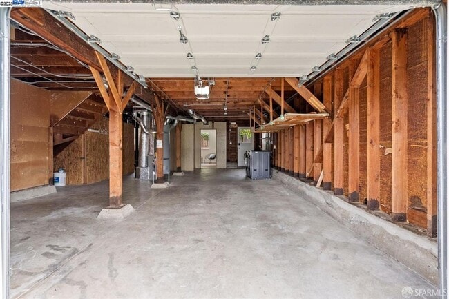 Building Photo - 378 Mangels Ave